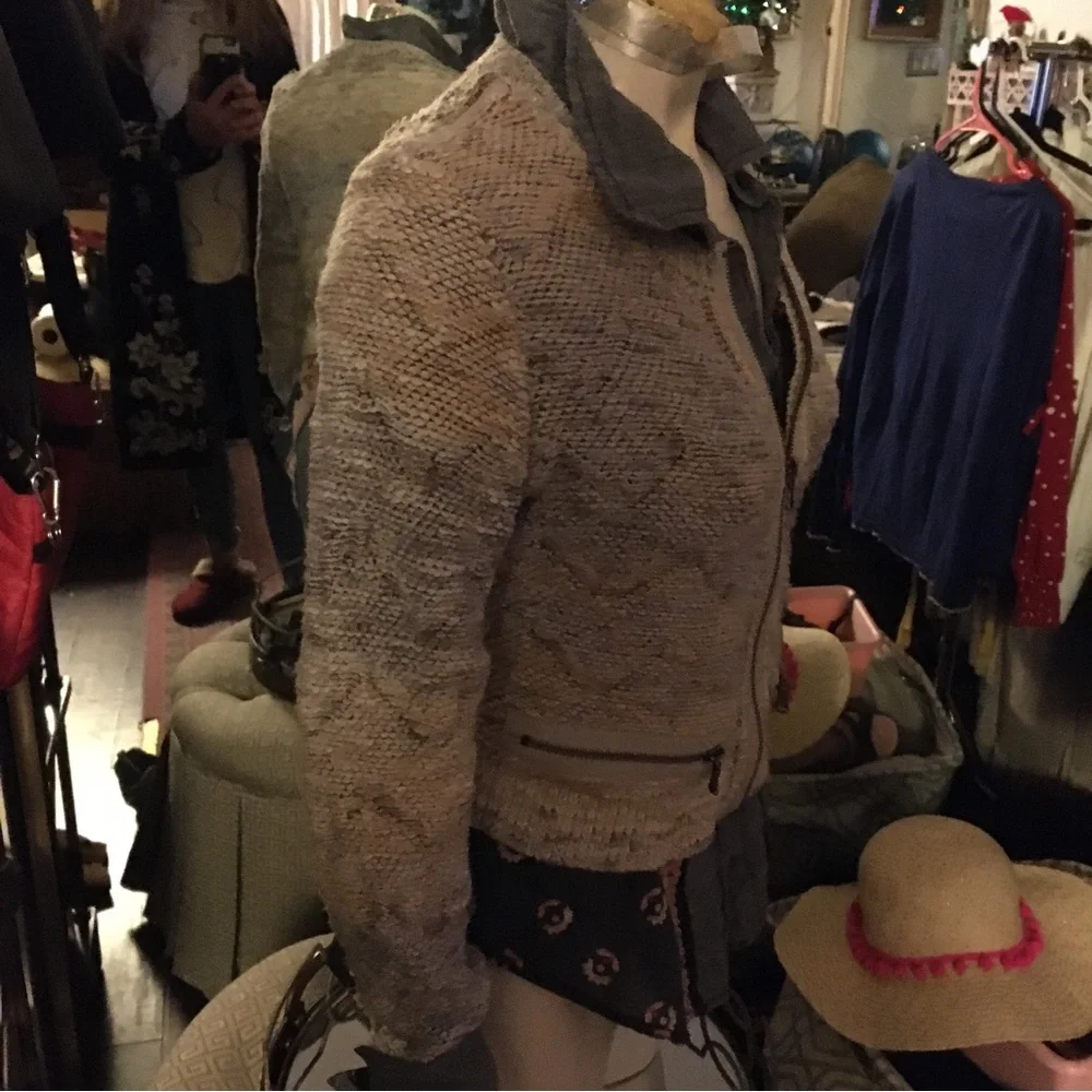 🍃FREE PEOPLE 🍃 cotton zip up sweater. - Picture 2 of 10